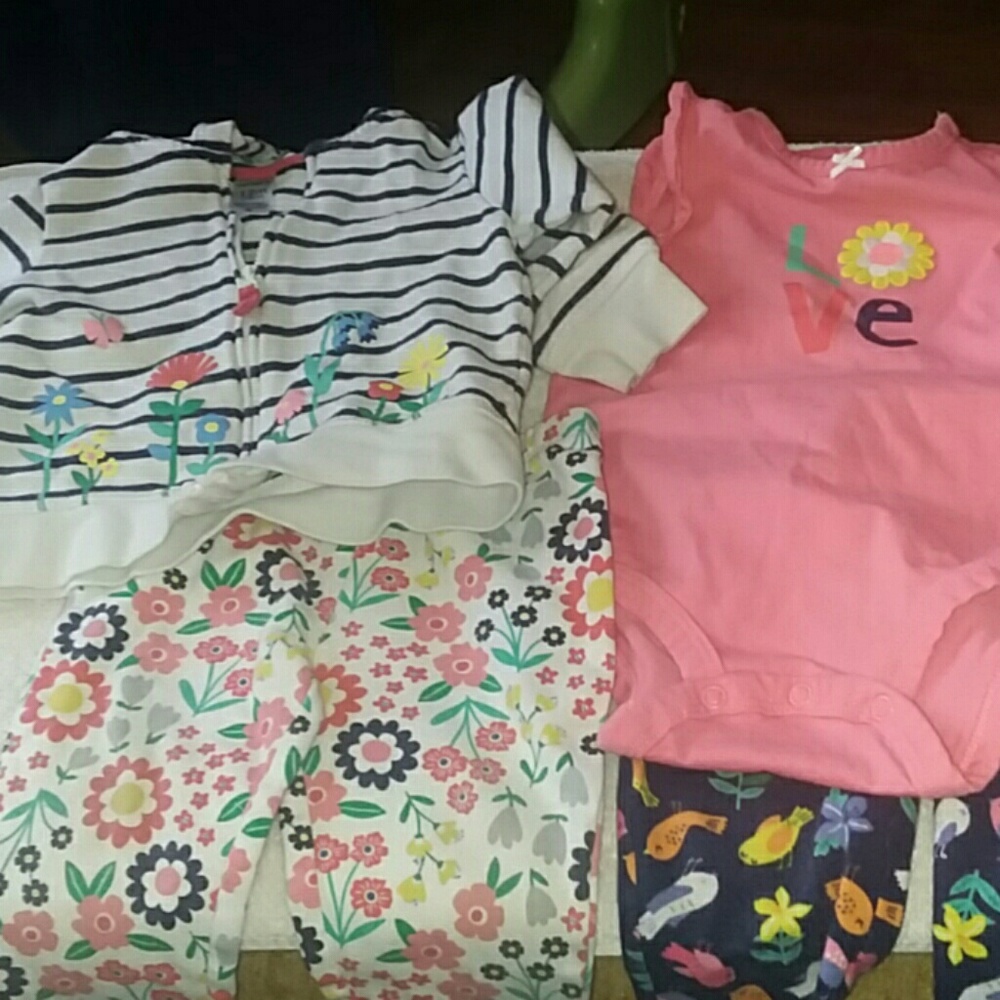 Bundle of onesie, 2 leggings and hooded jacket
